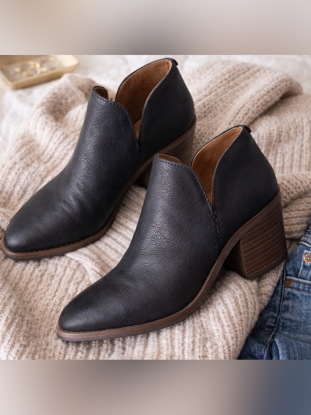 Lucky Brand Black Leather V-Cut Ankle Booties 7.5
